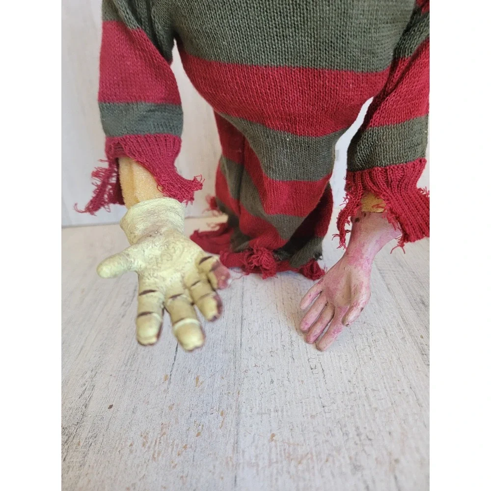 Vintage nightmare on elm Street Freddy Krueger Halloween hanging figure reaper